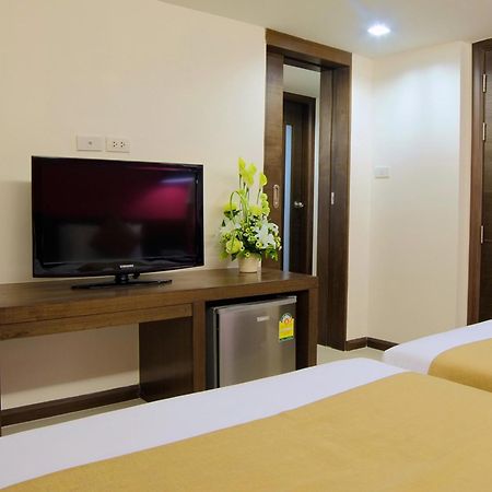 Grand Alpine Hotel Bangkok Esterno foto