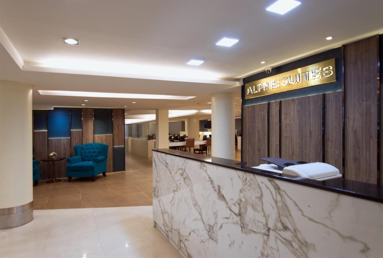 Grand Alpine Hotel Bangkok Esterno foto