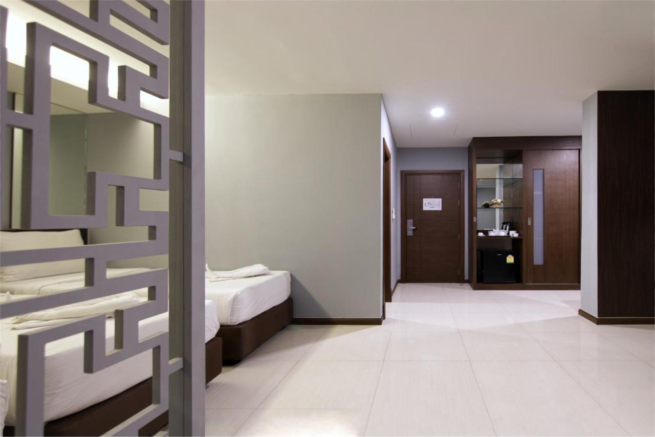 Grand Alpine Hotel Bangkok Esterno foto