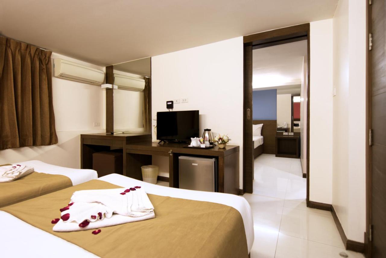 Grand Alpine Hotel Bangkok Esterno foto
