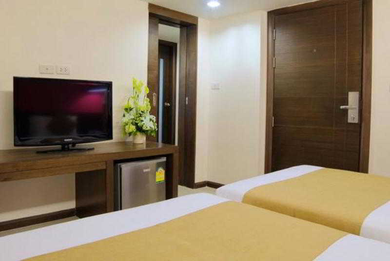 Grand Alpine Hotel Bangkok Esterno foto